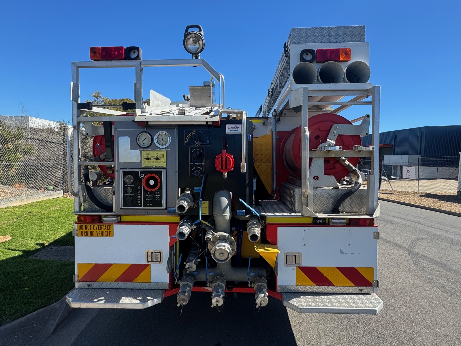 Fire-Trucks-Australia-Isuzu-0138-4